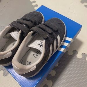 Adidas boys sneakers